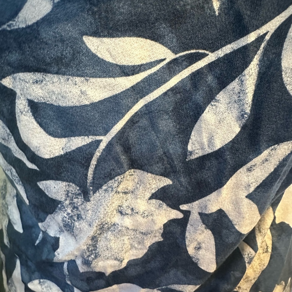 NWT LuLaRoe Destiny Floral Lace Sleeve Top - Blue and White - Picture 4 of 5
